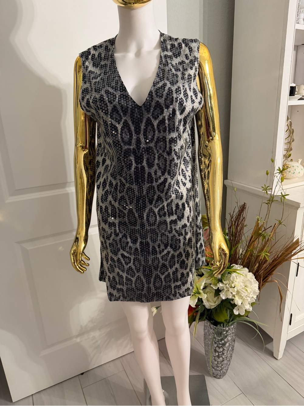 Beautiful Sequin V-Neck Grey Leopard Print Mini Dress/Top